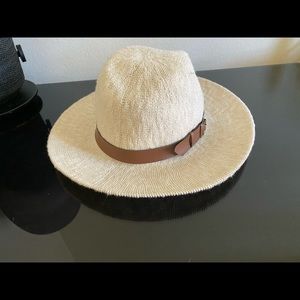 Cotton hat NWT